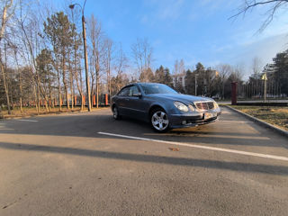 Mercedes E-Class foto 2