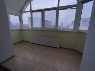Apartament cu 4 camere, 97 m², Buiucani, Chișinău foto 2