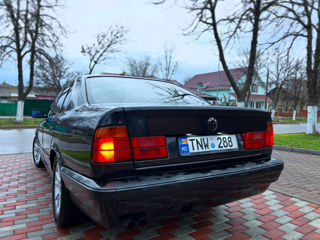 BMW 5 Series foto 16