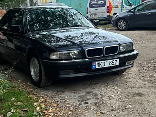 BMW 7 Series foto 2