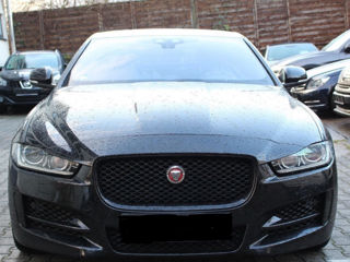 Jaguar XE foto 2