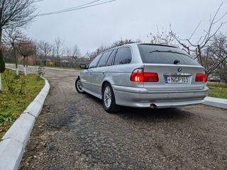 BMW 5 Series foto 3