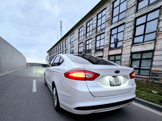 Ford Fusion foto 2