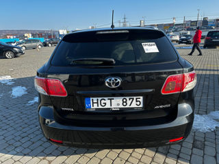 Toyota Avensis foto 3