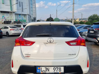 Toyota Auris foto 2