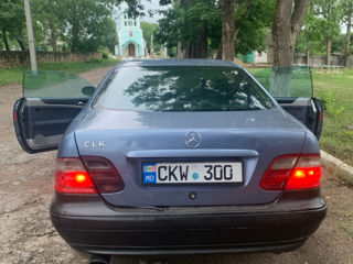 Mercedes CLK-Class foto 2