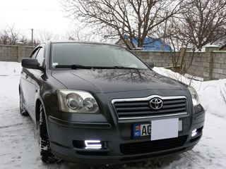 Toyota Avensis foto 2