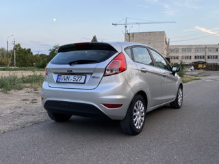 Ford Fiesta foto 4