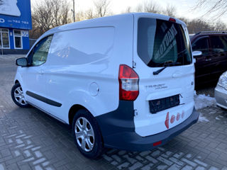 Ford Transit Courier foto 3