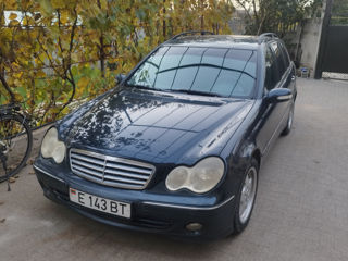 Mercedes C-Class foto 6