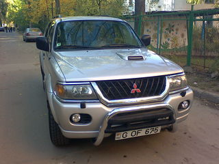 Mitsubishi Pajero Sport foto 2