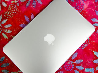 Apple Macbook AIR 11 - intel Core i7, 4GB RAM, 256GB SSD