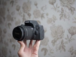 Canon 750D (la cutie) foto 3