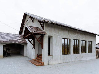 Casa în 2 nivele, r. Ialoveni, s. Suruceni (Centru)