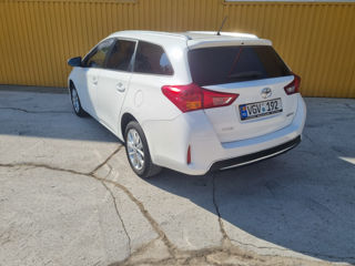 Toyota Auris foto 3