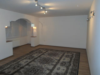 Apartament cu 3 camere, 105 m², Telecentru, Chișinău foto 2