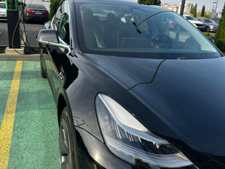 Tesla Model 3 foto 3