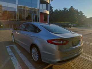 Ford Fusion foto 4