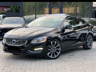 Volvo S60 foto 1