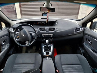 Renault Grand Scenic foto 2