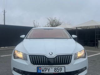 Skoda Superb foto 1