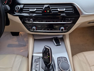 BMW 5 Series foto 10