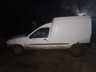 Ford Courier foto 4