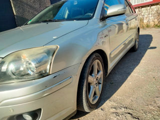 Toyota Avensis foto 7