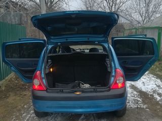 Renault Clio foto 6