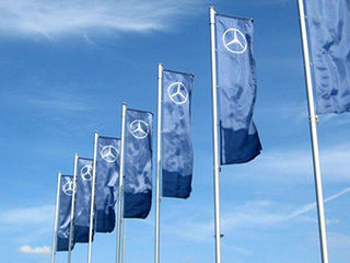 Флаги Mercedes-Benz V-класс 1,2м*4,5м с пластиковыми карабинами foto 4