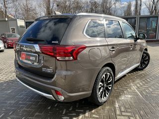 Mitsubishi Outlander foto 4