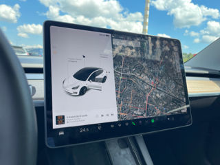 Tesla Model 3 foto 9