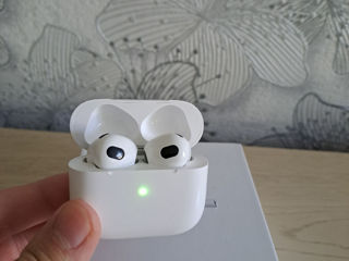 Casti AirPods 3