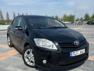 Toyota Auris foto 1