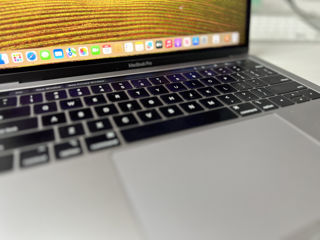 MacBook Pro 13, 2019 Touch Bar/ i7 8gen/ 16gb Ram/ 512gb SSD/ 238 cicluri (Credit 0%) foto 5