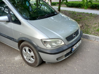 Opel Zafira foto 1