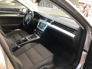 Volkswagen Passat foto 8