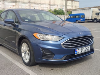 Ford Fusion foto 2