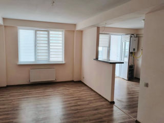 Apartament cu 3 camere, 80 m², Buiucani, Chișinău foto 2