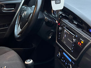 Toyota Auris foto 8