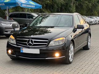 Mercedes C-Class foto 1