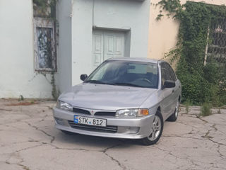 Mitsubishi Lancer foto 1