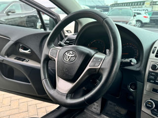 Toyota Avensis foto 9