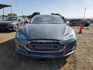 Tesla Model S foto 2