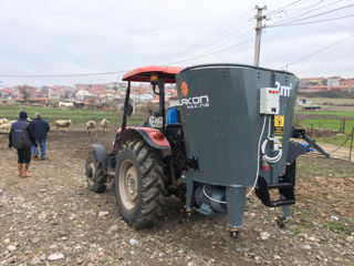 Mixer de 2 m3 electric + PTO foto 5