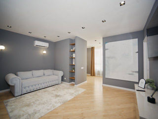 Apartament cu 2 camere, 64 m², Buiucani, Chișinău foto 2