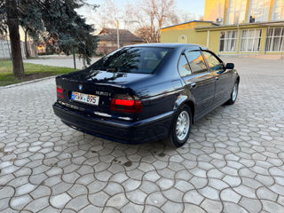 BMW 5 Series foto 7