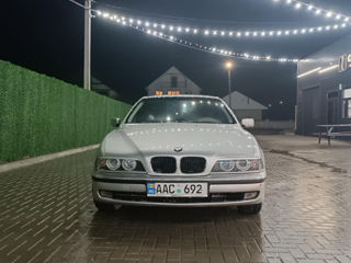 BMW 5 Series foto 4