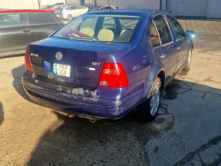 Volkswagen Jetta foto 2