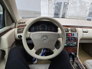 Mercedes E-Class foto 8